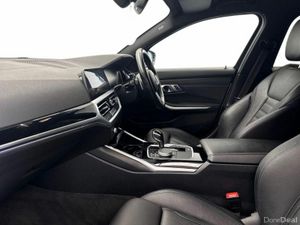 BMW 3-Series M SPORT AUTO 330E *FREE HAMPER* €120 - Image 4