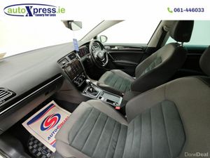 Volkswagen Golf 1.2 TSI Automatic, Reversing camer - Image 4