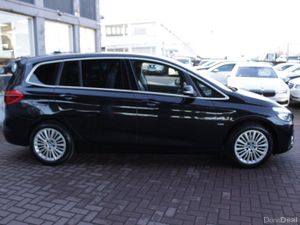 2.0D SE LUXURY 7 SEATER AUTOMATIC // IMMACULATE CO - Image 3