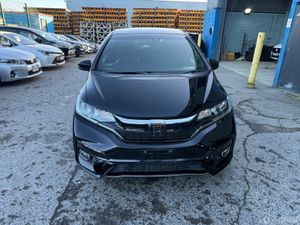 2017 Honda Fit Hybrid automatic/Sensing /leather - Image 2
