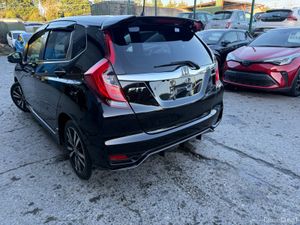 2017 Honda Fit Hybrid automatic/Sensing /leather - Image 4