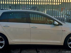 2017 Volkswagen Golf GTI Performance - Image 4