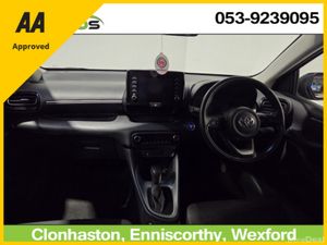 Toyota Yaris 2023  1.5 HYBRID LUNA - Image 2