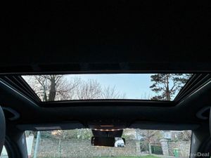 Mercedes-Benz EQC AMG LINE PREMIUM SUNROOF 400 - Image 3