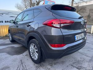 161 Hyundai Tucson 1.7D EXECUTIVE Low Miles - Image 4