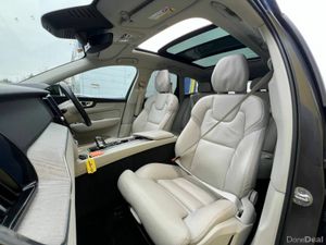 Volvo XC60 T6 PLUS DARK AWD 2.0 HYBRID // OPENING - Image 2