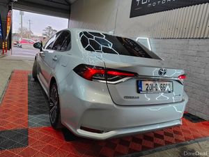 201 - Toyota Corolla 1.8 Petrol Hybrid NCT 2028 - Image 4