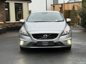 Excellent Condition 161 Volvo V40 R-Design! - Image 2