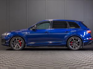 2023 Audi Q7 S-Line 60 TFSIe Competition - Image 3