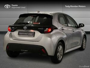 Toyota Yaris HYBRID LUNA 4DR AUTO - Image 2
