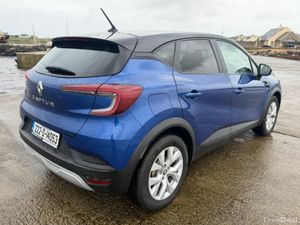 Renault Captur Iconic Edition Naeb TCE 90 MAN - Image 3