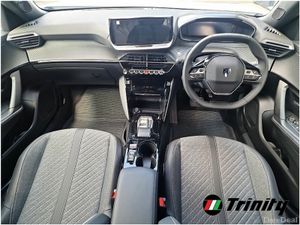 Peugeot 2008 DIRECTORS CAR ** ELECTRIC 156BHP ** 5 - Image 2