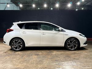 Toyota Auris 1.8 AUTOMATIC HYBRID - ALLOY WHEELS - - Image 3