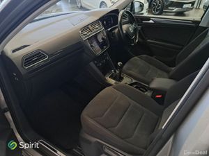 Volkswagen Tiguan 150HP R-Line*CALL Andrew 0862617 - Image 4
