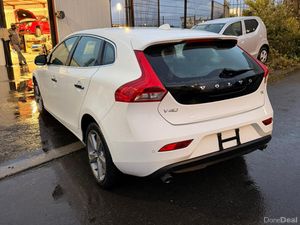 volvo v40 2 L white - Image 4