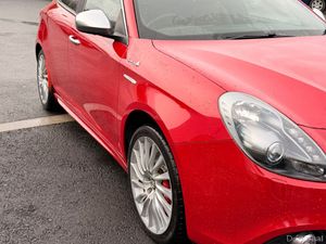 alfa romeo  gulietta 2016 red - Image 4