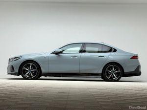 BMW i5 40 M SPORT EDRIVE *PAN ROOF* - Image 4