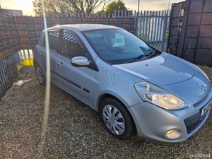 Renault Clio 2010 - Image 2