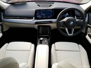 BMW iX1 iX1 eDrive20 Sport - Image 4