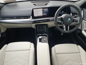 BMW iX1 iX1 eDrive20 M Sport - Image 4