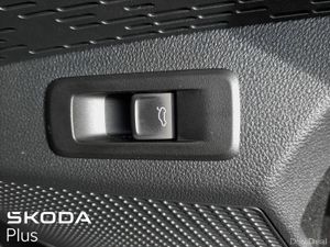 Skoda Octavia **MANUAL GEARBOX** EXCEPTIONALLY RAR - Image 3