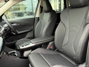 BMW iX1 eDrive20 xLine - Image 4