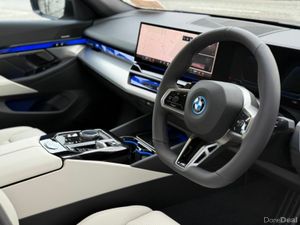 BMW 5-Series 530e M Sport - Image 3