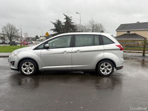 ABSOLUTELY TOP OF THE RANGE 7 SEATER - Image 4