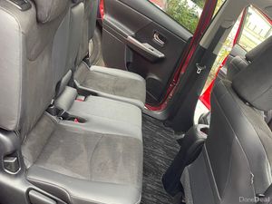 Toyota Prius 7 seater alpha  2017 - Image 4