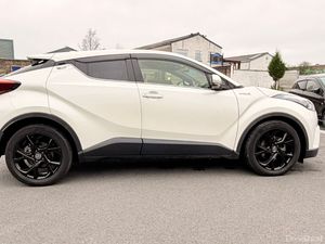 Toyota C-HR Hybrid 2019 - Image 3