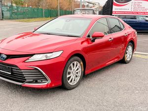 TOYOTA CAMRY HYBRID 2021 - Image 2