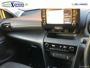 Toyota Yaris Cross 1.5 HYBRID G Only 7000 Miles - Image 2