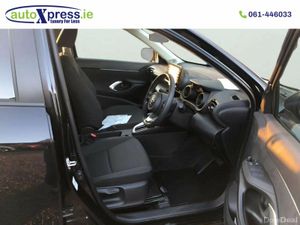 Toyota Yaris Cross 1.5 HYBRID G Only 7000 Miles - Image 4