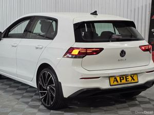 Volkswagen Golf DIESEL HATCHBACK - Image 4