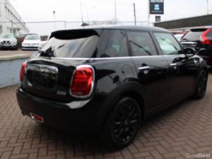 1.5D COOPER BLACK EDITION 5DR HATCHBACK AUTO // FU - Image 3