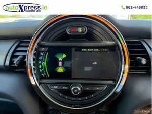 Mini Cooper 1.5 Automatic, Reversing camera - Image 4