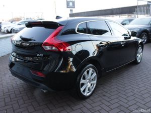 2.0D4 INSCRIPTION EDITION 5DR HATCHBACK AUTO WITH - Image 4