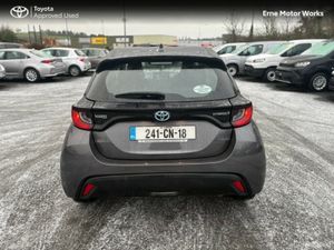 Toyota Yaris YARIS 1.5 HYBRID LUNA - Image 4