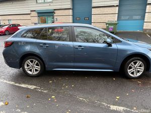 TOYOTA COROLLA/2022/IRISH CAR/1.8 PETROL HYBRID - Image 4