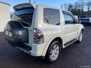 2015 Mitsubishi Pajero SWB Automatic - Image 3