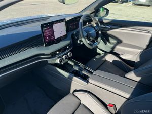 Skoda Superb SPORTLINE 2L TDI 150 HP DSG Saloon - - Image 3