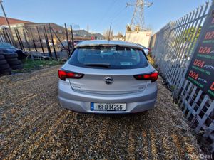 16 Opel Astra 1.6D SC 5DR NCT 10/27 RT€180 €6,995 - Image 4