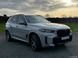 2024 BMW X5 3.0L xDrive45e M Sport - Image 2