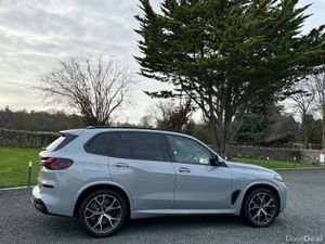 2024 BMW X5 3.0L xDrive45e M Sport - Image 4