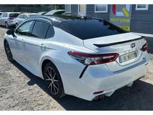 Toyota Camry *New Shape* Leather Package 2.5 Hybri - Image 4