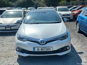 Toyota Auris BRICK LANE AUTOMATIC 1.8 PETROL HYBRI - Image 2