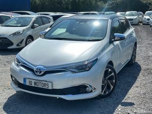 Toyota Auris BRICK LANE AUTOMATIC 1.8 PETROL HYBRI - Image 3