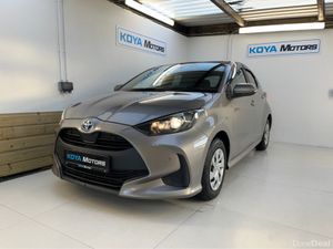 Toyota Yaris 1.5 PETROL HYBRID AUTOMATIC // FULL P - Image 4
