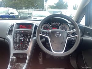 Opel Astra TOURER SC 1.6 CDTI 110PS 5DR - Image 2