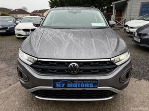 2023 Volkswagen T-Roc LIFE 1.0 TSI - Image 3